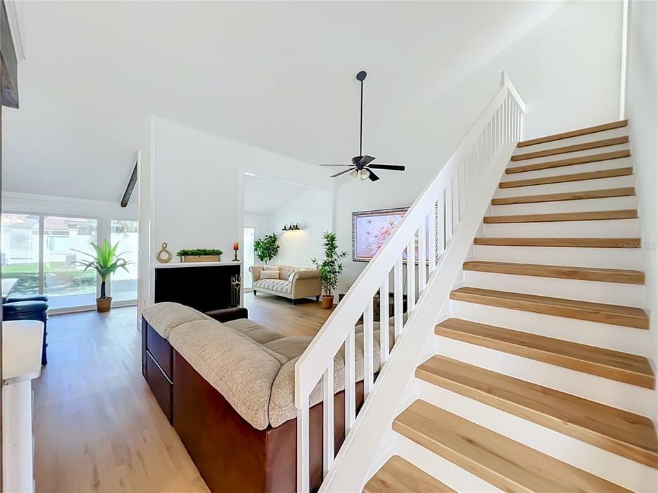 На продажу: $284,900 (2 спален, 2 ванн, 1375 Квадратных фут)