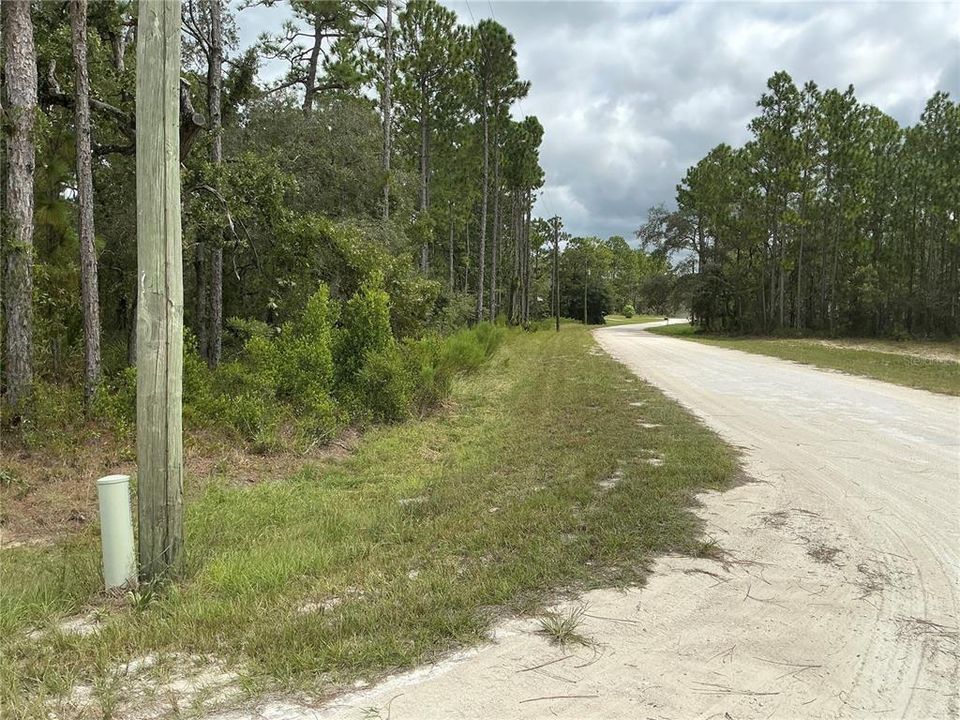 На продажу: $55,000 (0.97 acres)