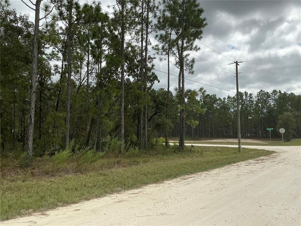 На продажу: $55,000 (0.97 acres)