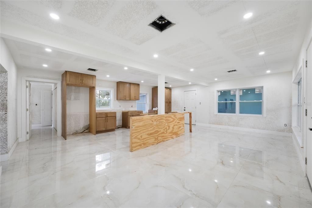 На продажу: $375,000 (4 спален, 3 ванн, 2045 Квадратных фут)