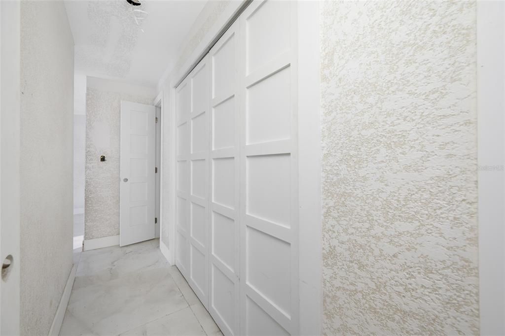 На продажу: $375,000 (4 спален, 3 ванн, 2045 Квадратных фут)