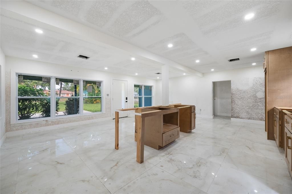 На продажу: $375,000 (4 спален, 3 ванн, 2045 Квадратных фут)