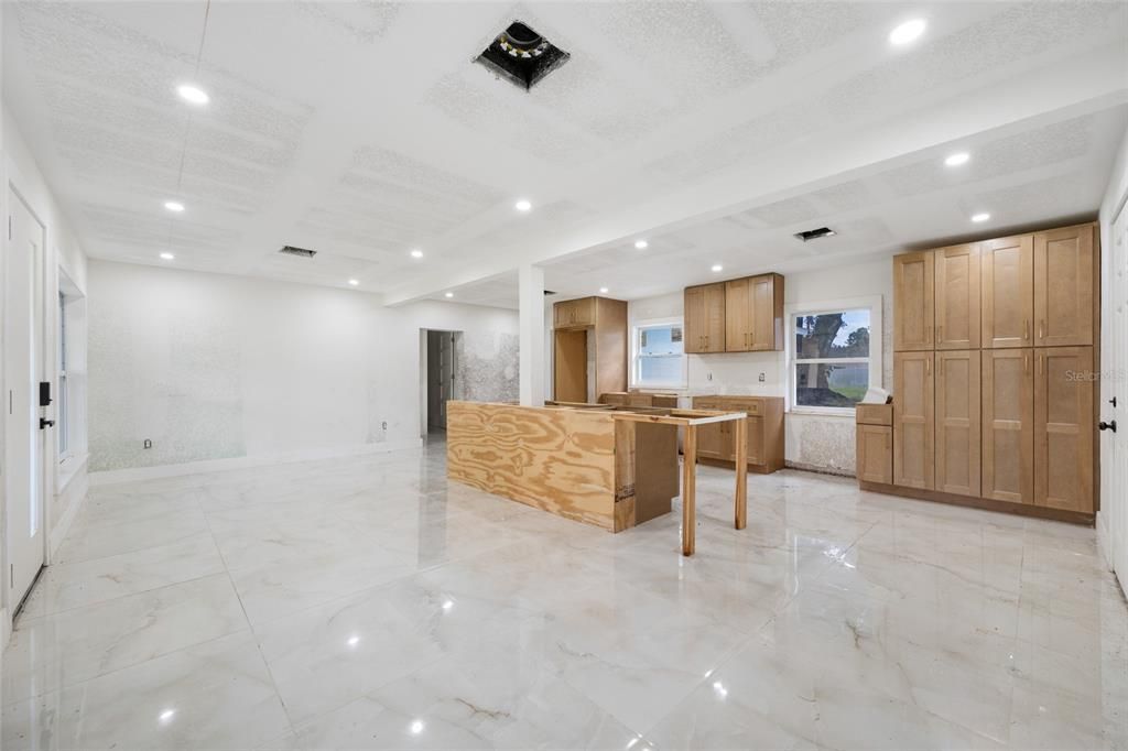 На продажу: $375,000 (4 спален, 3 ванн, 2045 Квадратных фут)