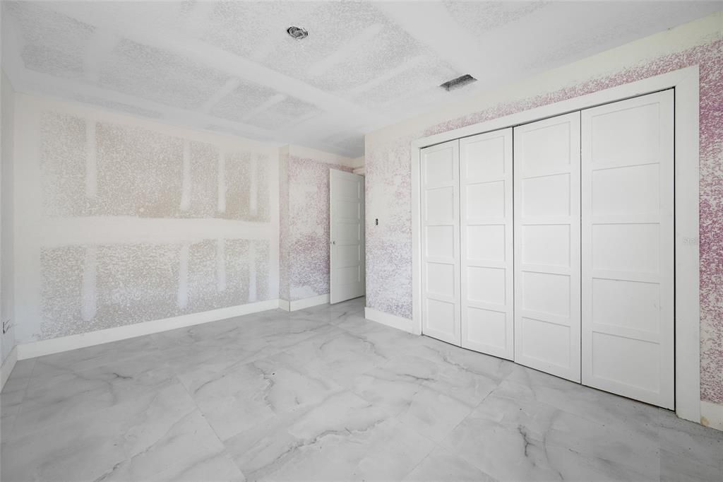 На продажу: $375,000 (4 спален, 3 ванн, 2045 Квадратных фут)