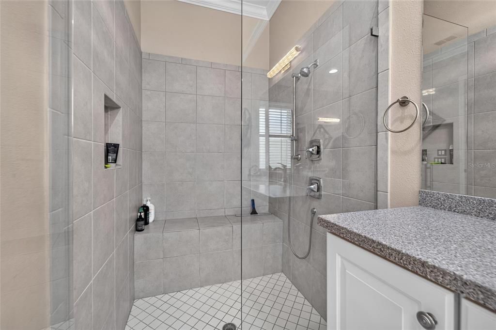 For Sale: $575,000 (3 beds, 3 baths, 2723 Square Feet)