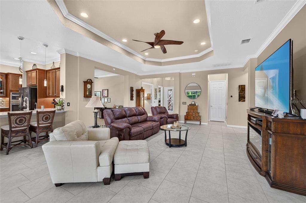 For Sale: $575,000 (3 beds, 3 baths, 2723 Square Feet)