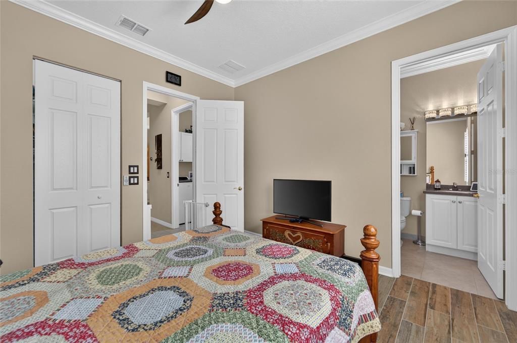 For Sale: $575,000 (3 beds, 3 baths, 2723 Square Feet)