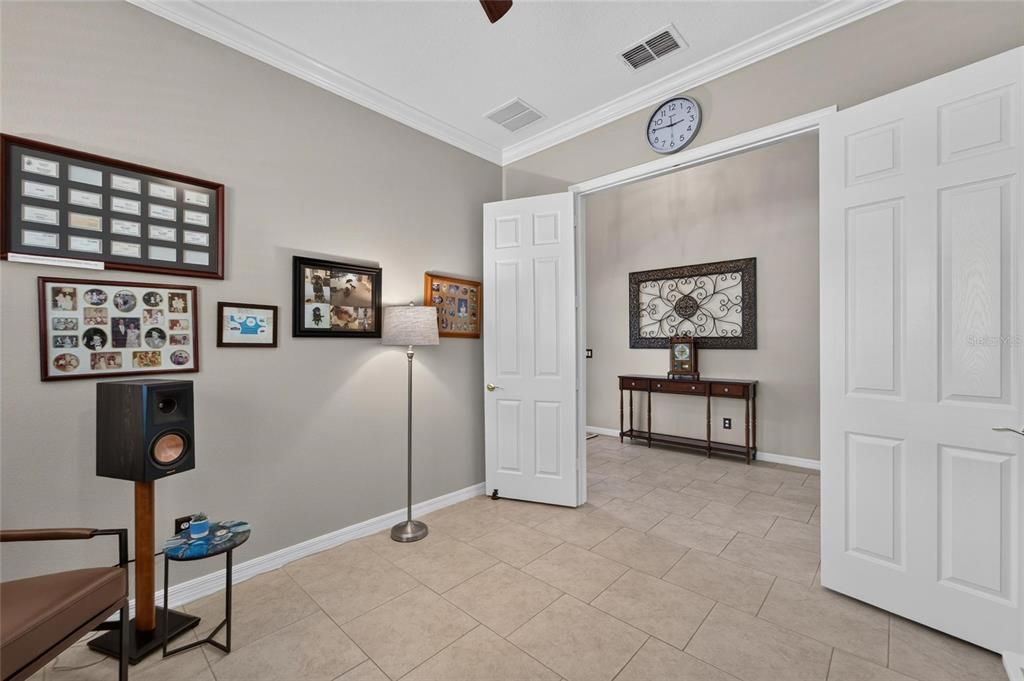 For Sale: $575,000 (3 beds, 3 baths, 2723 Square Feet)
