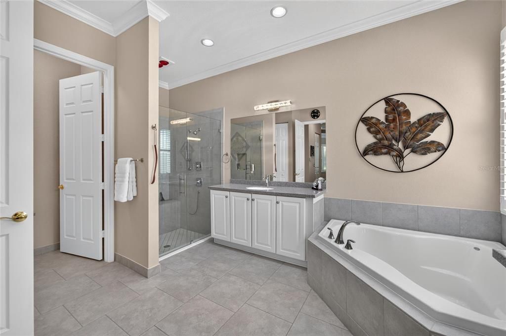 For Sale: $575,000 (3 beds, 3 baths, 2723 Square Feet)