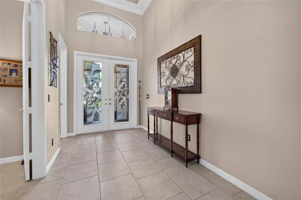 For Sale: $575,000 (3 beds, 3 baths, 2723 Square Feet)