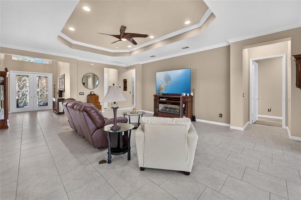 For Sale: $575,000 (3 beds, 3 baths, 2723 Square Feet)