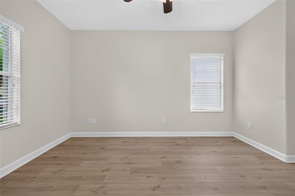 For Sale: $499,900 (3 beds, 2 baths, 2072 Square Feet)