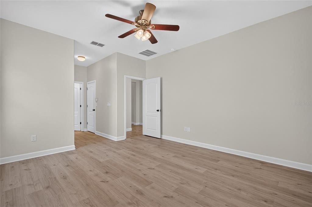 For Sale: $499,900 (3 beds, 2 baths, 2072 Square Feet)