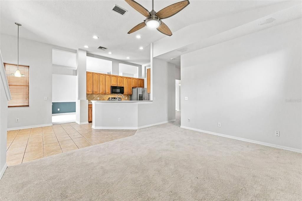 For Sale: $445,000 (3 beds, 3 baths, 2545 Square Feet)