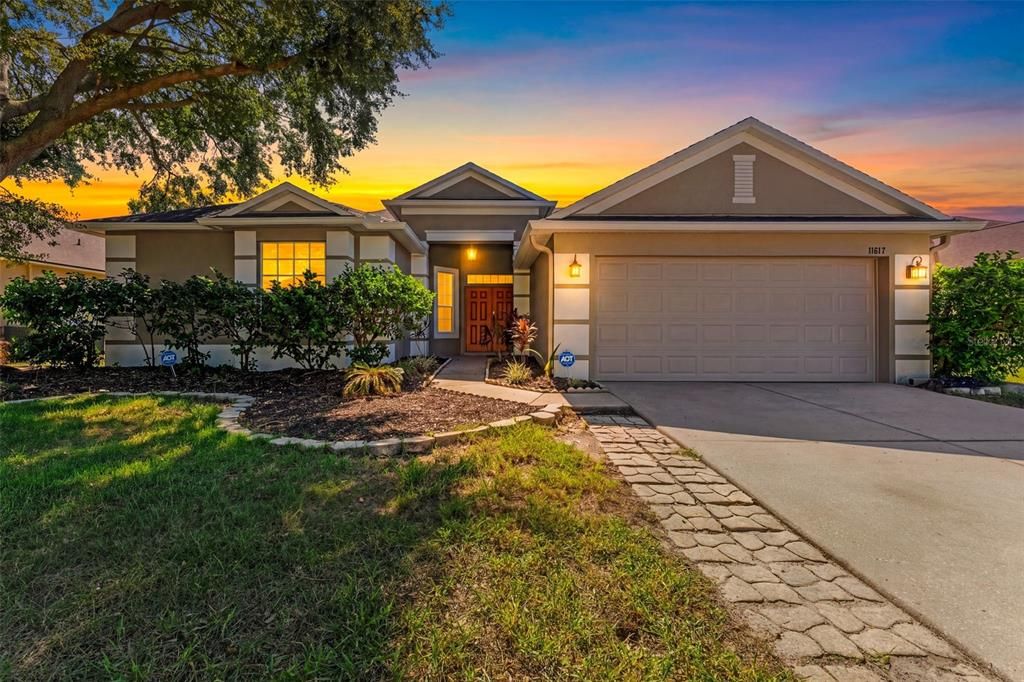 For Sale: $445,000 (3 beds, 3 baths, 2545 Square Feet)