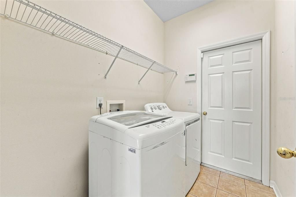 For Sale: $445,000 (3 beds, 3 baths, 2545 Square Feet)