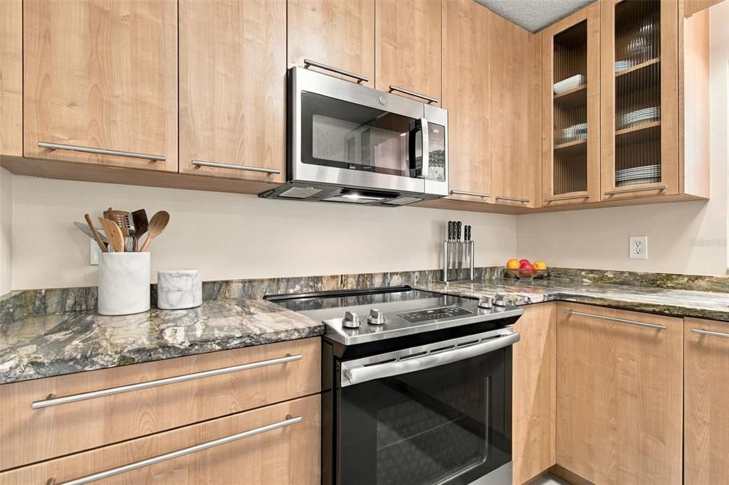 На продажу: $565,000 (3 спален, 2 ванн, 1676 Квадратных фут)