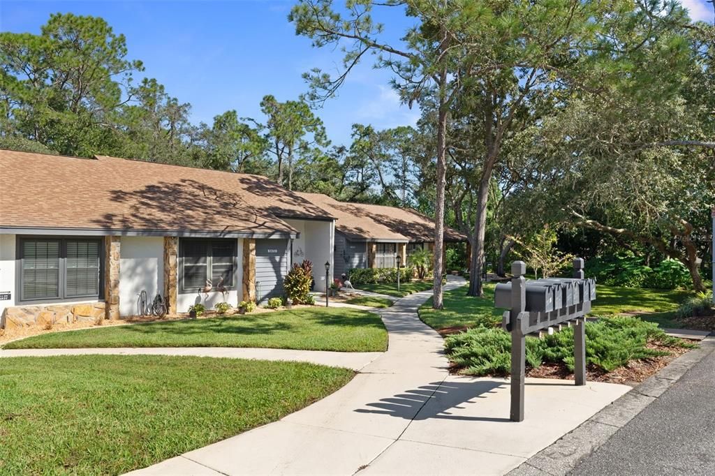 For Sale: $209,900 (2 beds, 2 baths, 995 Square Feet)