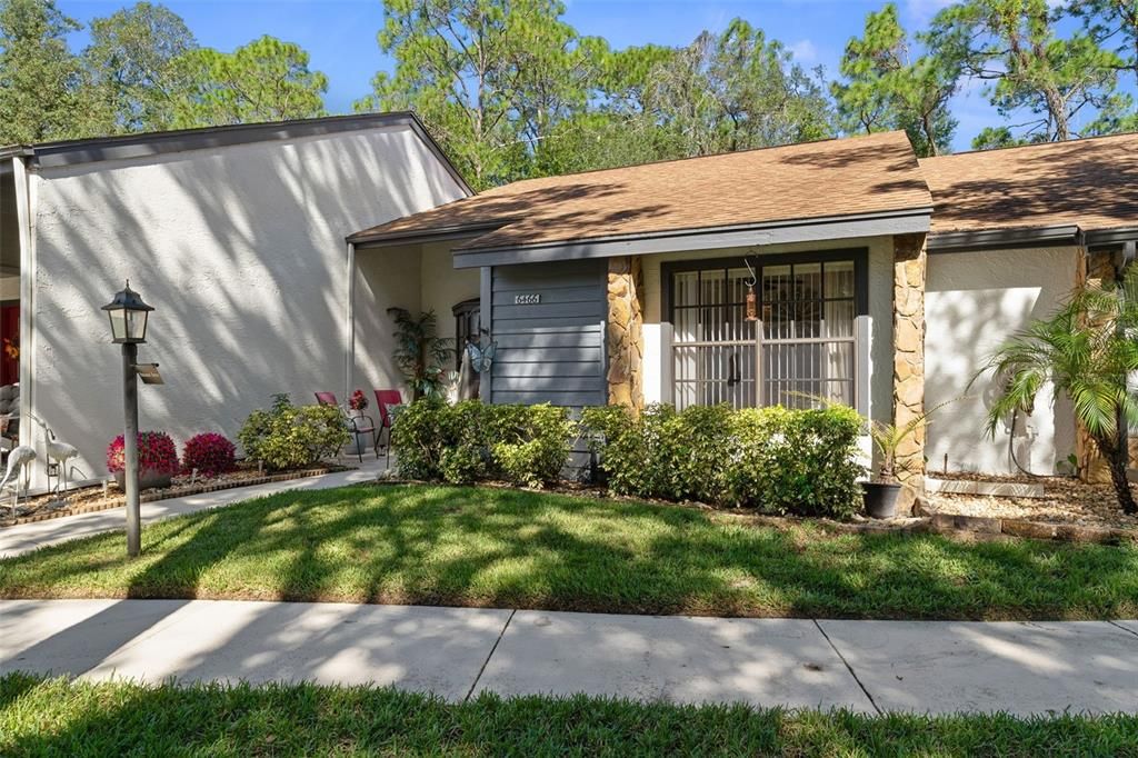 For Sale: $209,900 (2 beds, 2 baths, 995 Square Feet)