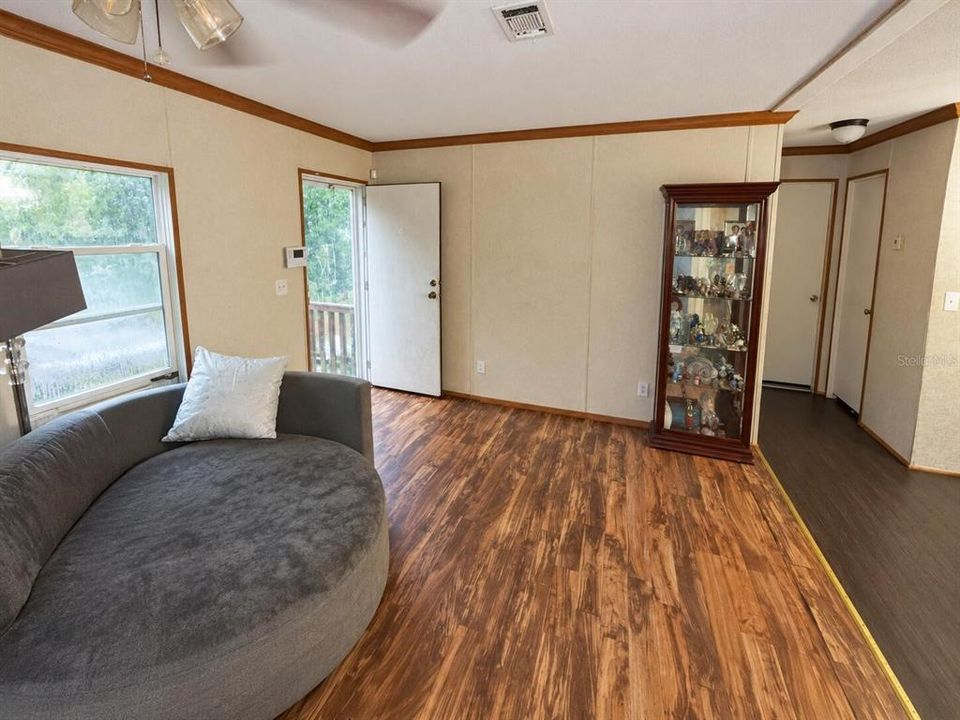 For Sale: $210,000 (3 beds, 2 baths, 1248 Square Feet)