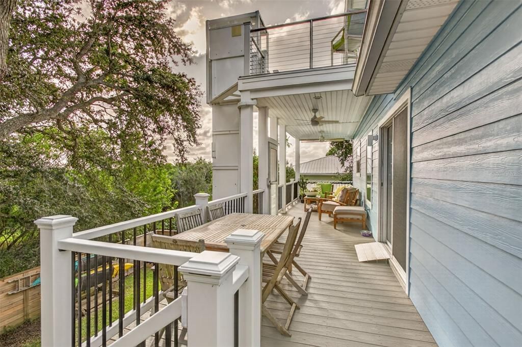 En Venta: $829,900 (3 camas, 2 baños, 2213 Pies cuadrados)
