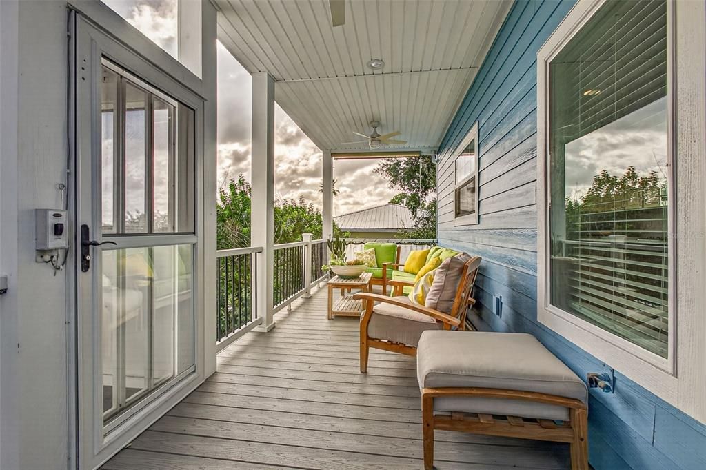 En Venta: $829,900 (3 camas, 2 baños, 2213 Pies cuadrados)