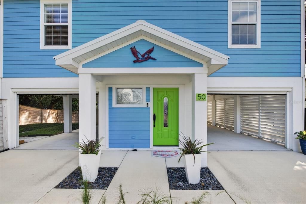 En Venta: $829,900 (3 camas, 2 baños, 2213 Pies cuadrados)