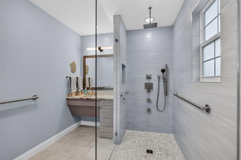 En Venta: $829,900 (3 camas, 2 baños, 2213 Pies cuadrados)
