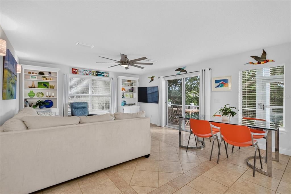 En Venta: $829,900 (3 camas, 2 baños, 2213 Pies cuadrados)