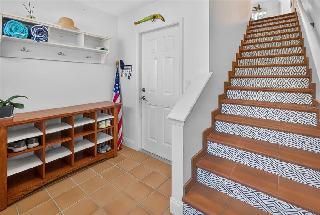 En Venta: $829,900 (3 camas, 2 baños, 2213 Pies cuadrados)