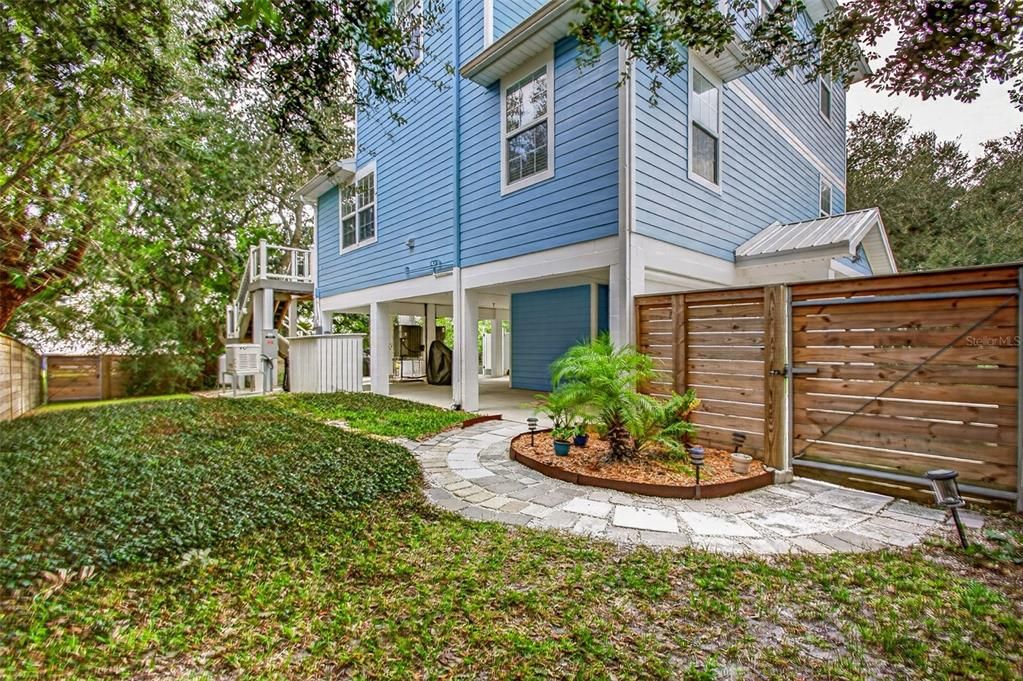 En Venta: $829,900 (3 camas, 2 baños, 2213 Pies cuadrados)