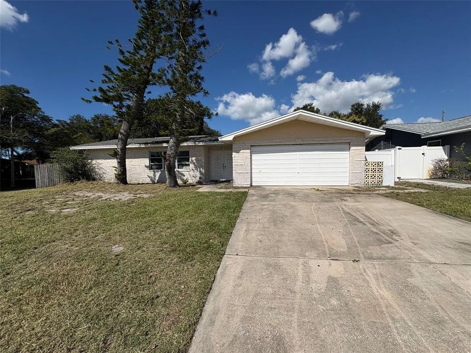 For Sale: $420,000 (4 beds, 3 baths, 1742 Square Feet)
