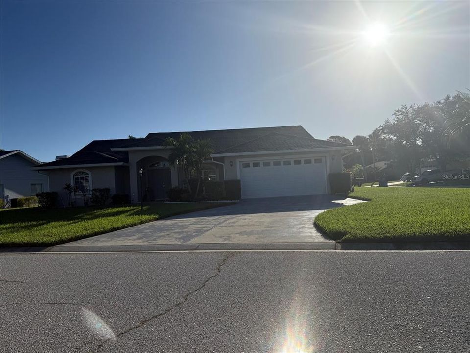 For Sale: $399,900 (3 beds, 2 baths, 2014 Square Feet)