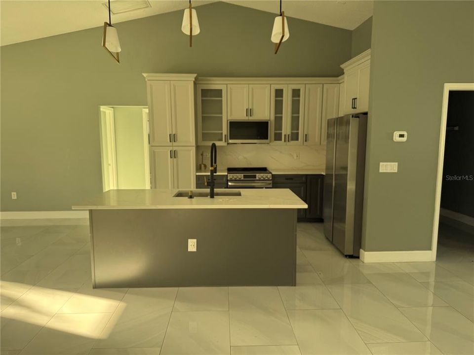 For Sale: $399,900 (3 beds, 2 baths, 2014 Square Feet)
