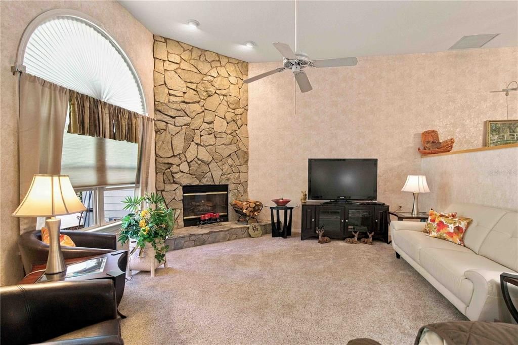 En Venta: $849,000 (3 camas, 2 baños, 3747 Pies cuadrados)