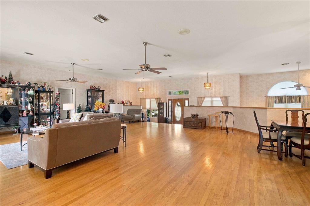 En Venta: $849,000 (3 camas, 2 baños, 3747 Pies cuadrados)