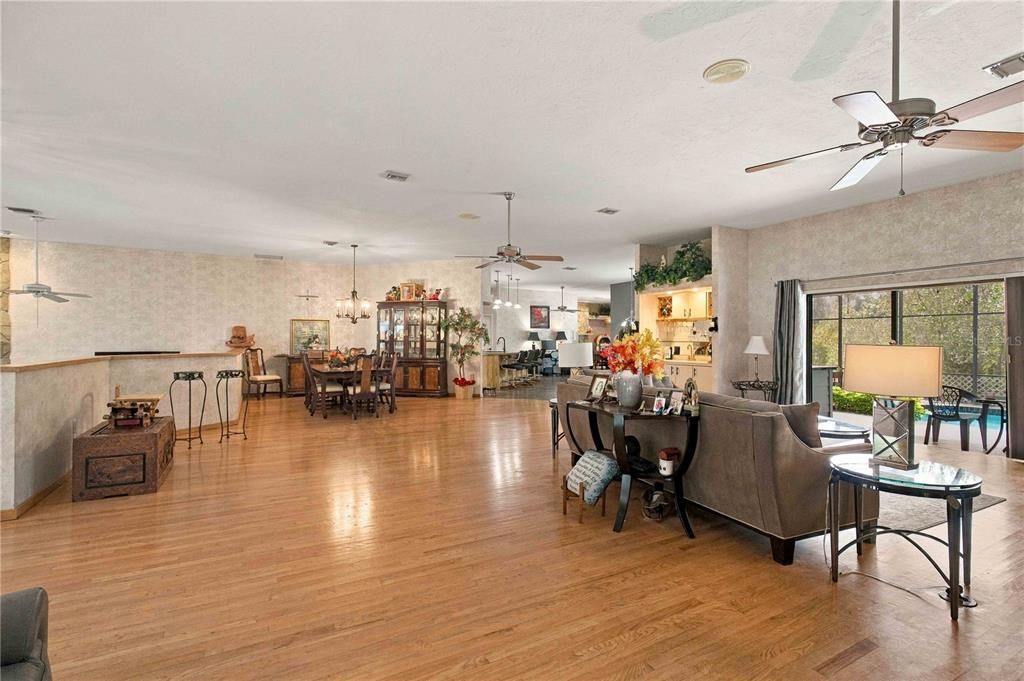 En Venta: $849,000 (3 camas, 2 baños, 3747 Pies cuadrados)