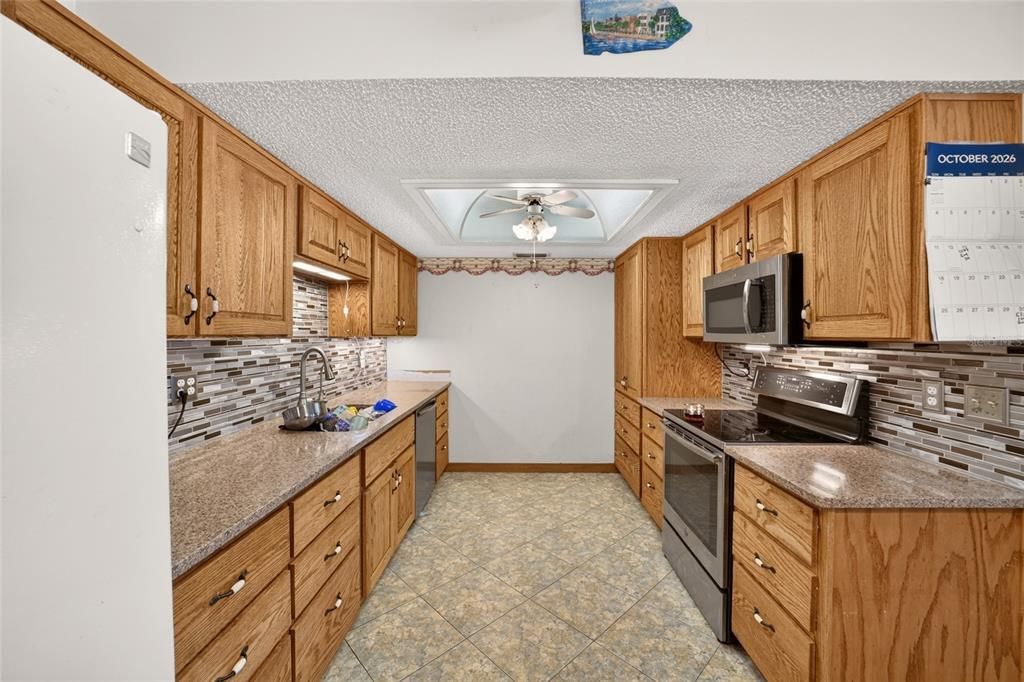 For Sale: $137,888 (2 beds, 2 baths, 960 Square Feet)