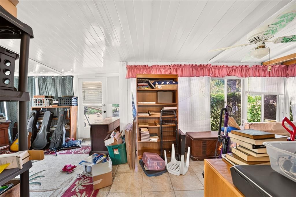 For Sale: $137,888 (2 beds, 2 baths, 960 Square Feet)