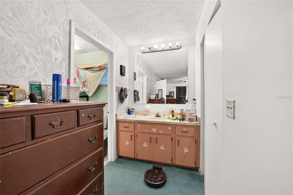 For Sale: $137,888 (2 beds, 2 baths, 960 Square Feet)