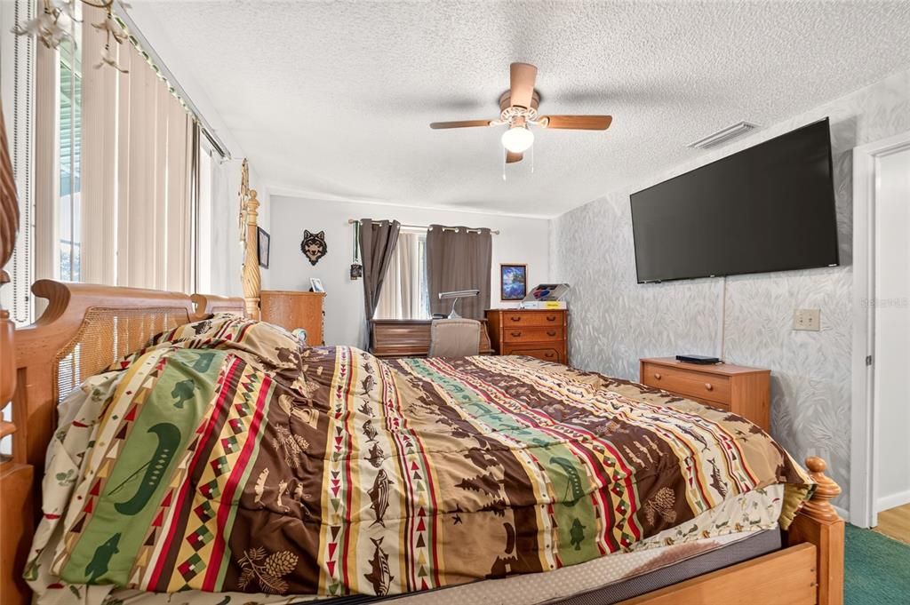 For Sale: $137,888 (2 beds, 2 baths, 960 Square Feet)