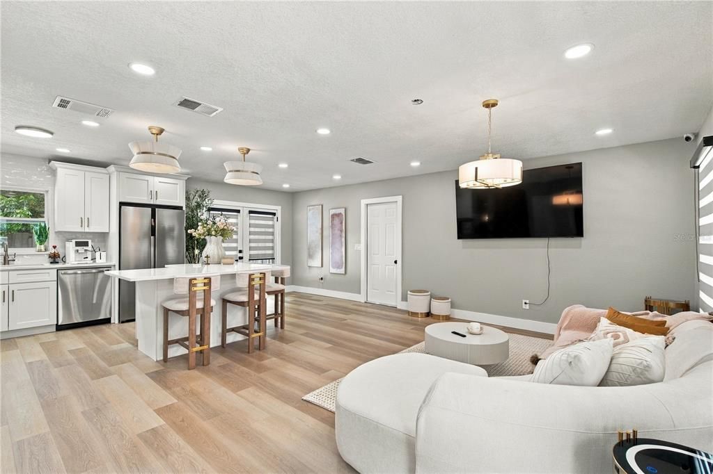 En Venta: $720,000 (4 camas, 3 baños, 1994 Pies cuadrados)