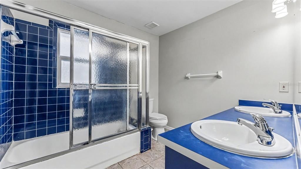 For Sale: $349,000 (4 beds, 2 baths, 2401 Square Feet)
