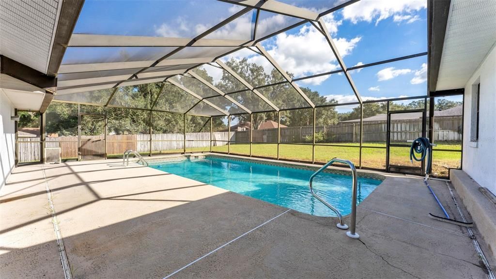 For Sale: $349,000 (4 beds, 2 baths, 2401 Square Feet)