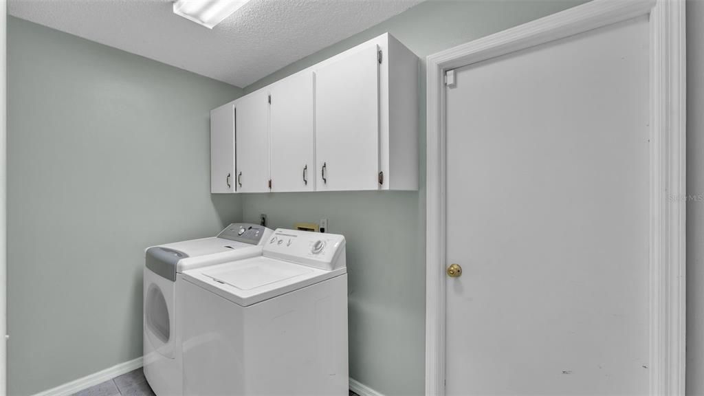 For Sale: $349,000 (4 beds, 2 baths, 2401 Square Feet)