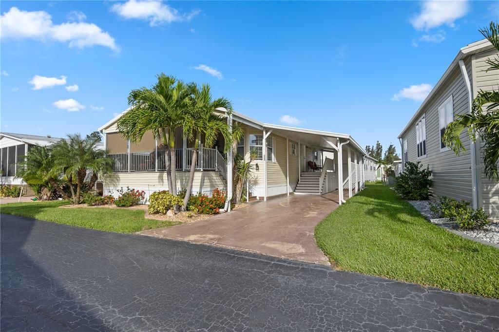 For Sale: $174,999 (2 beds, 2 baths, 1056 Square Feet)