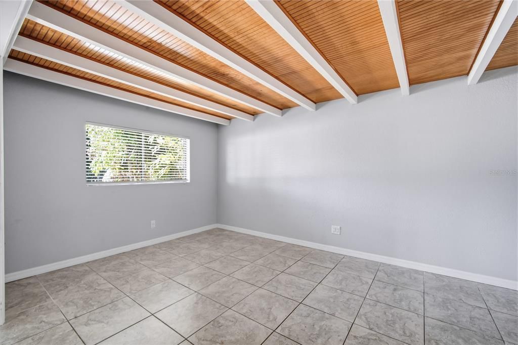 For Rent: $2,600 (4 beds, 2 baths, 1200 Square Feet)