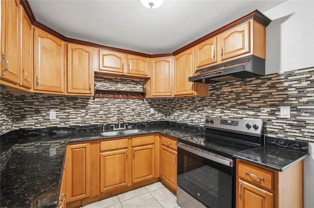 For Rent: $2,600 (4 beds, 2 baths, 1200 Square Feet)