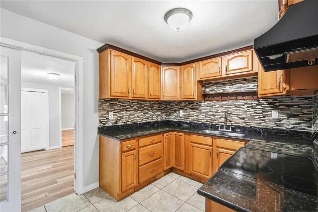 For Rent: $2,600 (4 beds, 2 baths, 1200 Square Feet)