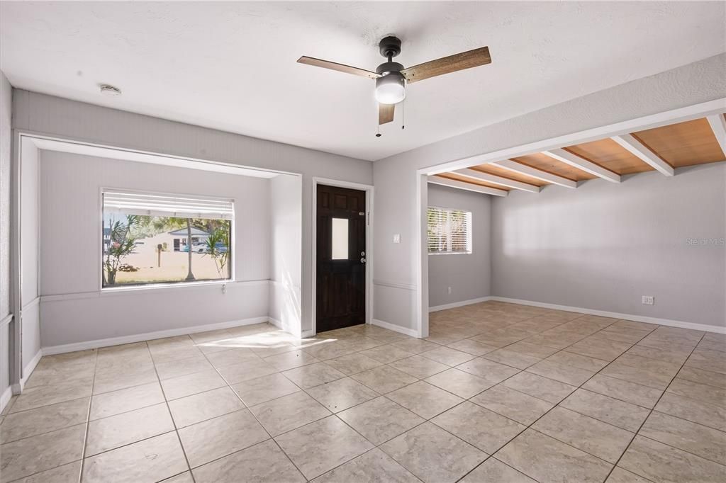 For Rent: $2,600 (4 beds, 2 baths, 1200 Square Feet)